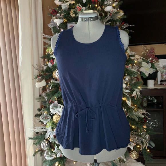 IT Girl Lace Back Women's Blouse - Picture 4 of 15